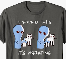 Aliens found a purring cat shirt